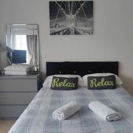 Appartamento Studio On Golders Green Road Londra Esterno foto
